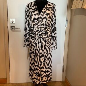 DIANE VON FURSTENBERG Large??  JEROME Pleated Geometric Print Ling Sleeve Dress